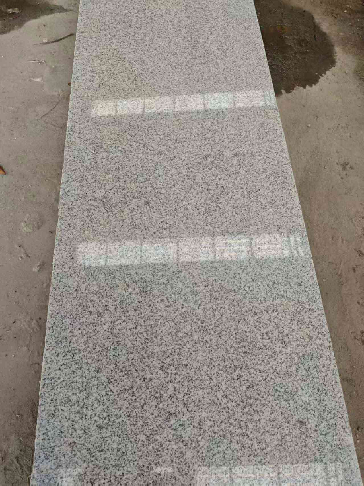 芝麻白光面毛板